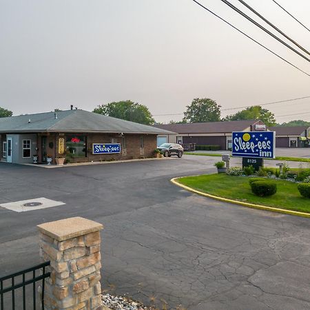 Sleep-Ees Inn, Saginaw & Frankenmuth Екстериор снимка