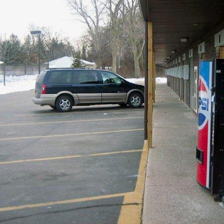 Sleep-Ees Inn, Saginaw & Frankenmuth Екстериор снимка