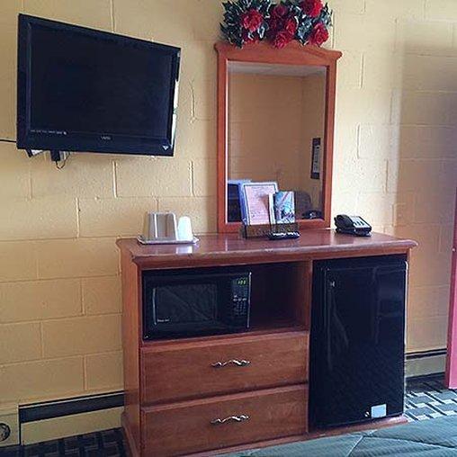 Sleep-Ees Inn, Saginaw & Frankenmuth Екстериор снимка